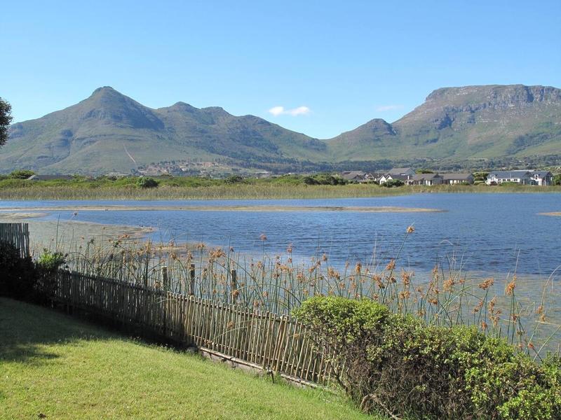 To Let 3 Bedroom Property for Rent in Lake Michelle Western Cape